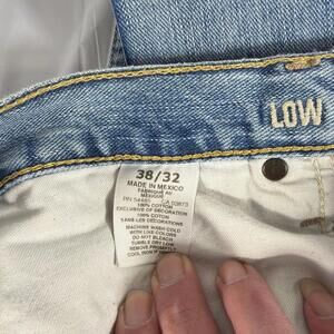 American Eagle Outfitters 38/32